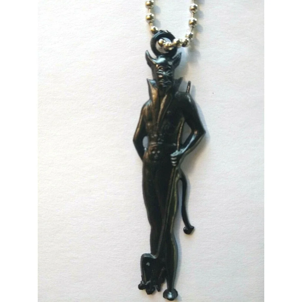 Halloween Plastic Devil Satan Keychain Goth Cool Dead Spooky Gift Black Vintage